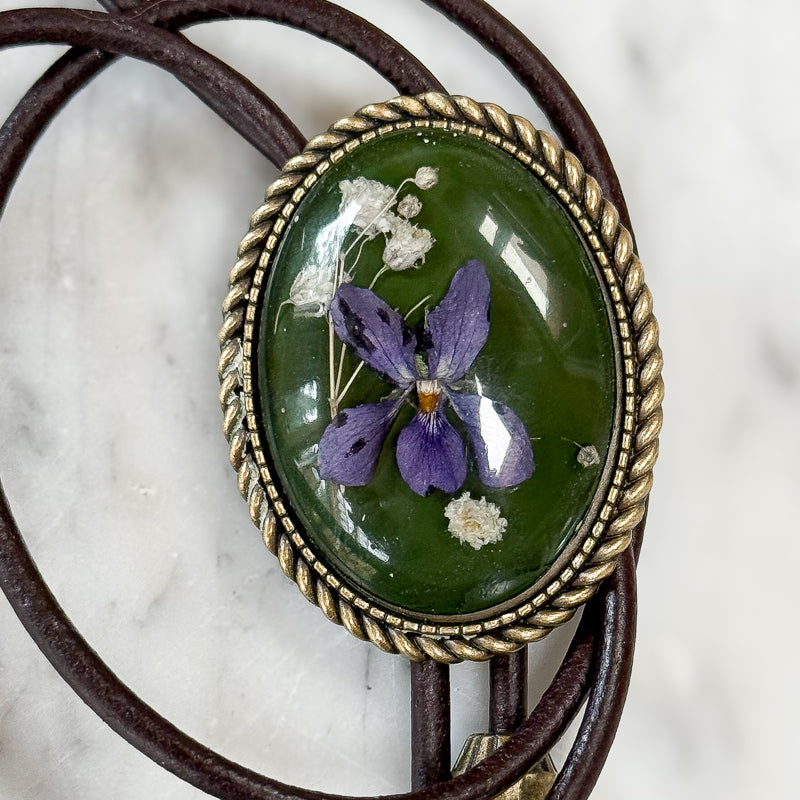 Bolo: Violet & Baby's Breath